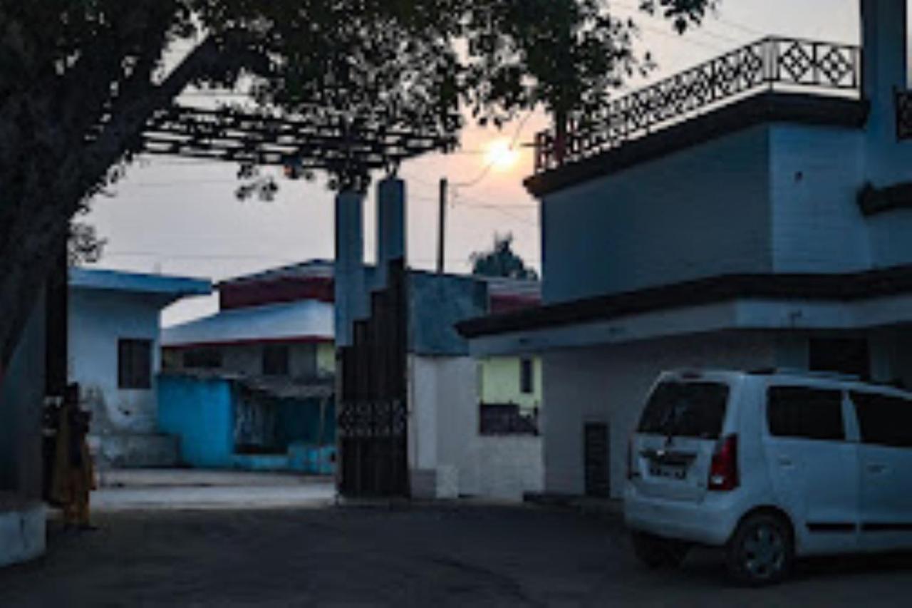 ホテル Mp Tourist Bunglow , Chitrakoot Sitapur Muafi エクステリア 写真